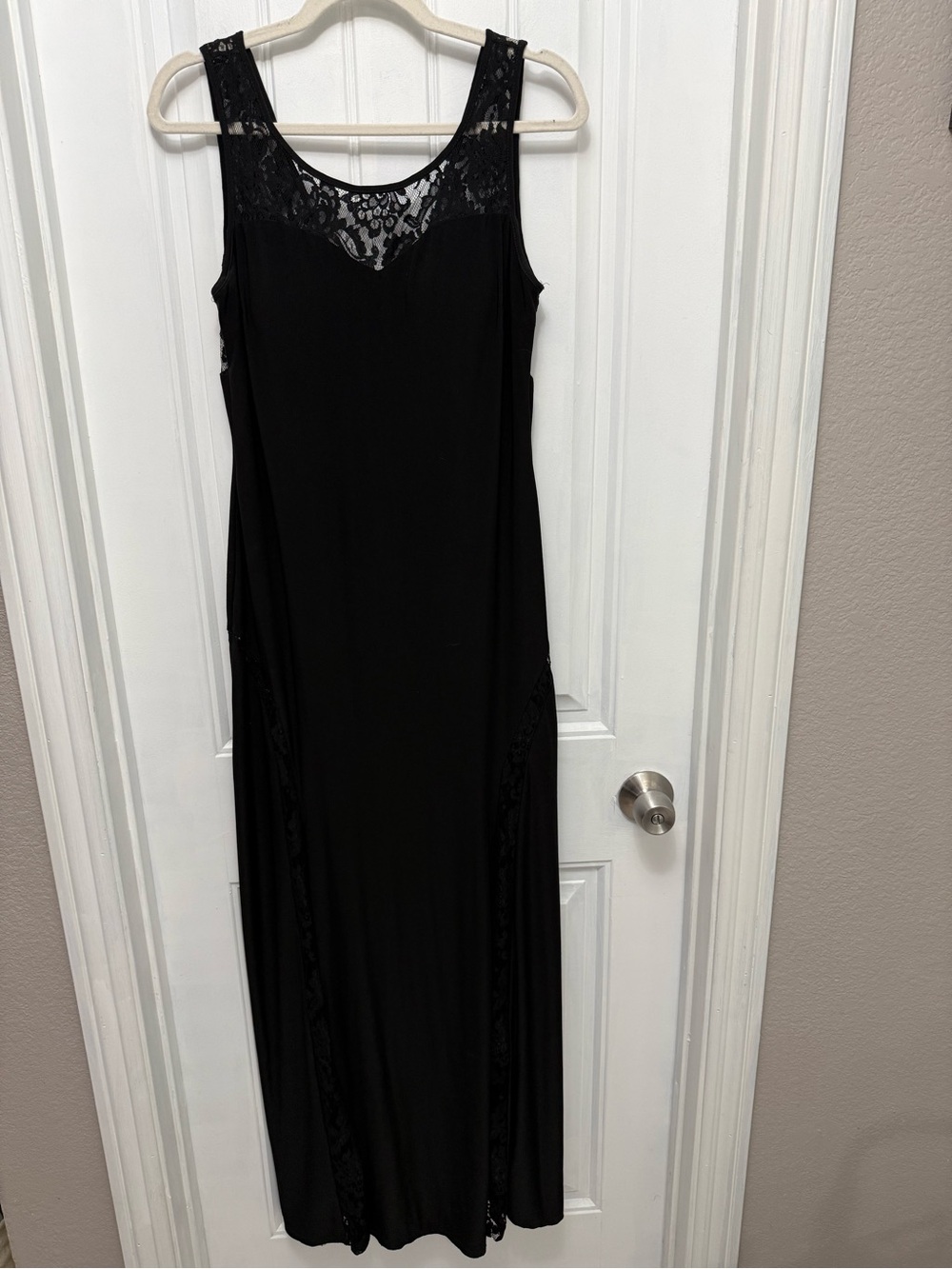 Beverly Hills Party Line Women's Sleek Long Formal Dress Lace Black, Large (11-3